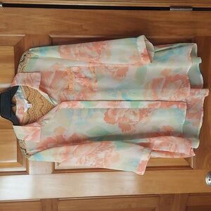 * Candie's Pastel Floral Chiffon Blouse with Back Lace Accent, Size 1X, Like New